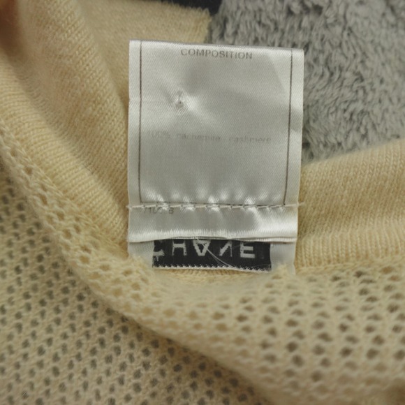 Chanel‎ Cashmere Polo Sweater - Picture 8 of 16